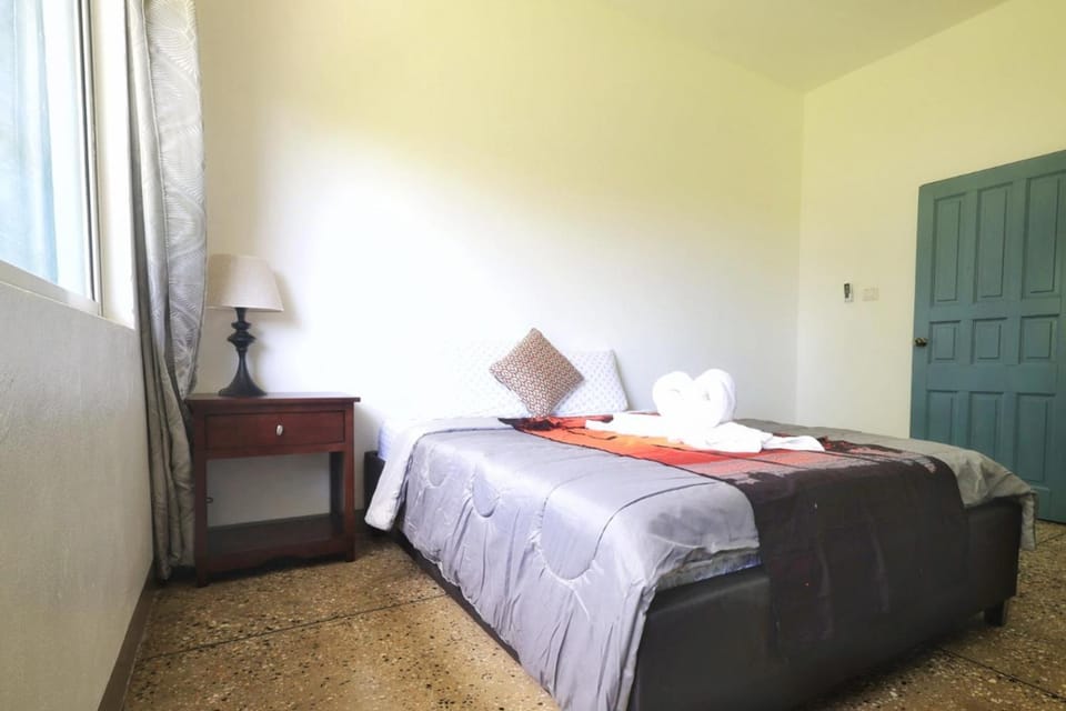 3 Bed Apartment - Garden Patio Bbq Parking Apartment in Western Tobago