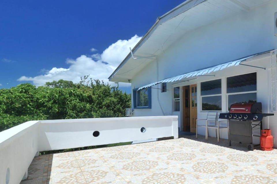 3 Bed Apartment - Garden Patio Bbq Parking Apartment in Western Tobago