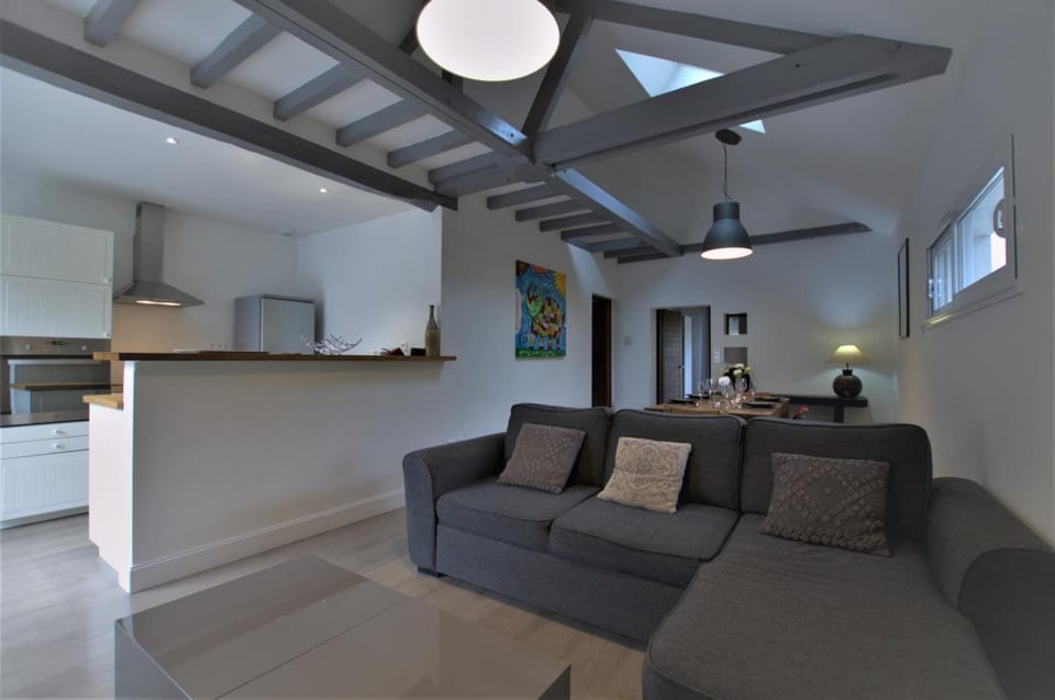 Les hauts de pougy House in Grand Est