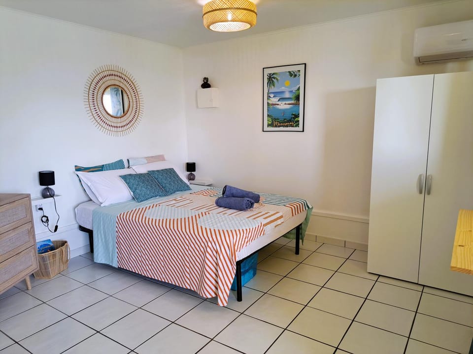 Bed, Photo of the whole room, Bedroom, towels, wardrobe