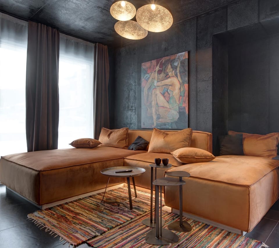 Living room, Seating area