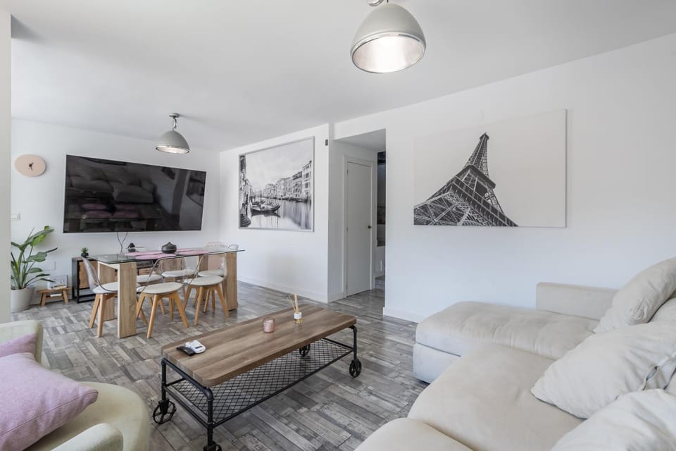 TV and multimedia, Dining area
