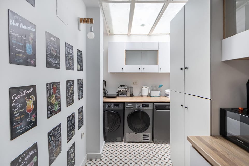 Kitchen or kitchenette, dishwasher, oven, pet friendly, washing machine, dryer