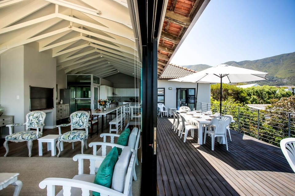 Patio, Lounge or bar, Dining area