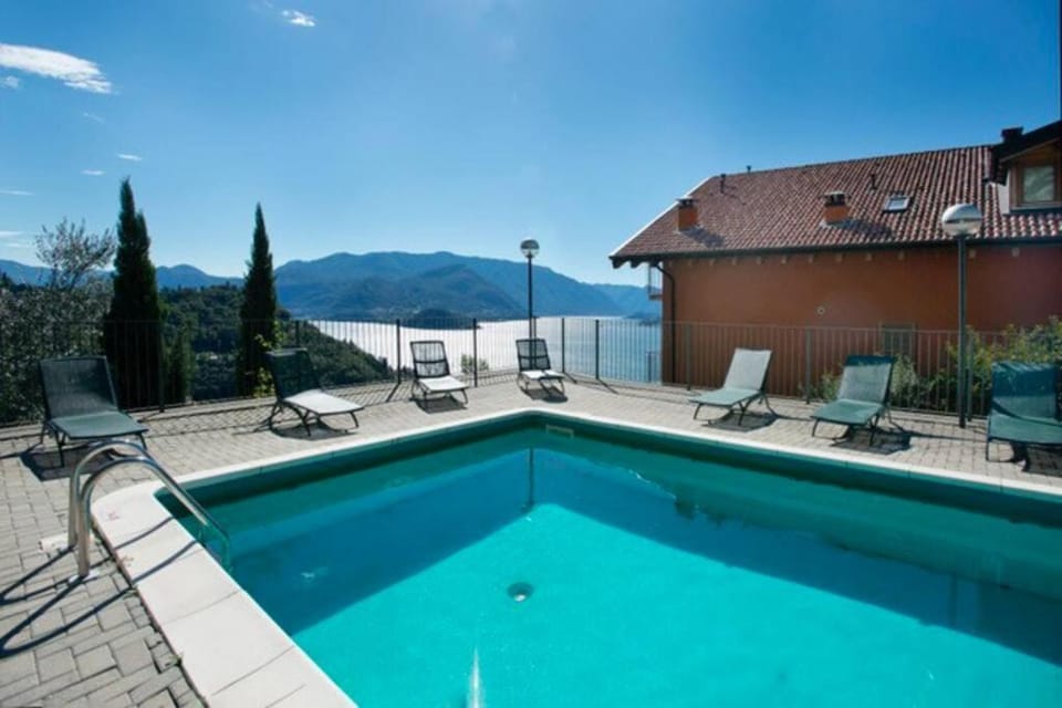 Day, Natural landscape, Mountain view, Pool view, Swimming pool, Swimming pool, sunbed