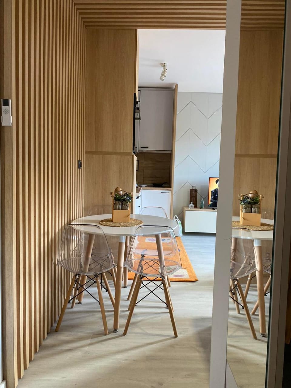 Seating area, Dining area
