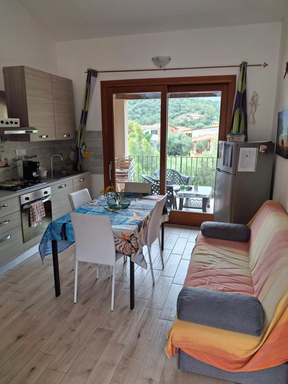 Kitchen or kitchenette, Living room, Seating area, Dining area, oven, pet friendly, stove