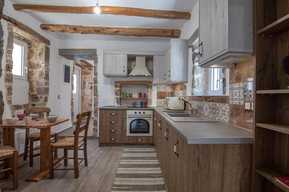 Kitchen or kitchenette, minibar, oven, pet friendly, stove