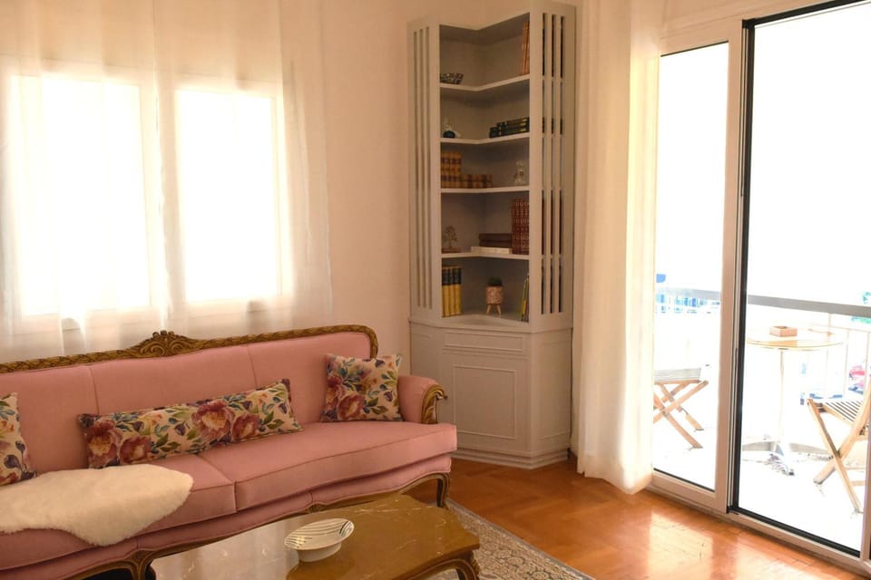 Balcony/Terrace, Seating area, flat iron