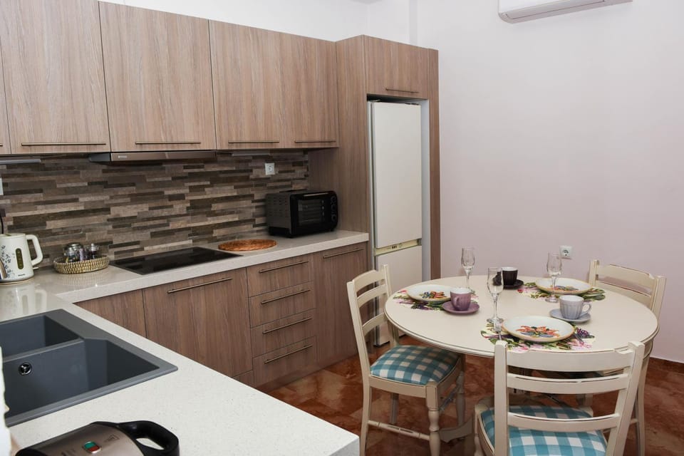 Coffee/tea facilities, Kitchen or kitchenette, pet friendly, stove