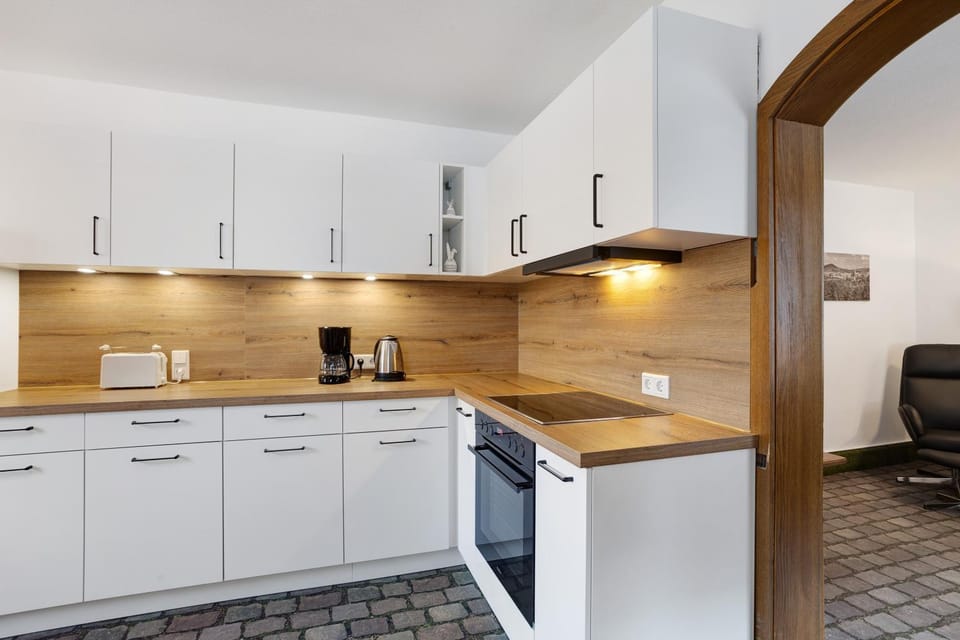Kitchen or kitchenette, Living room