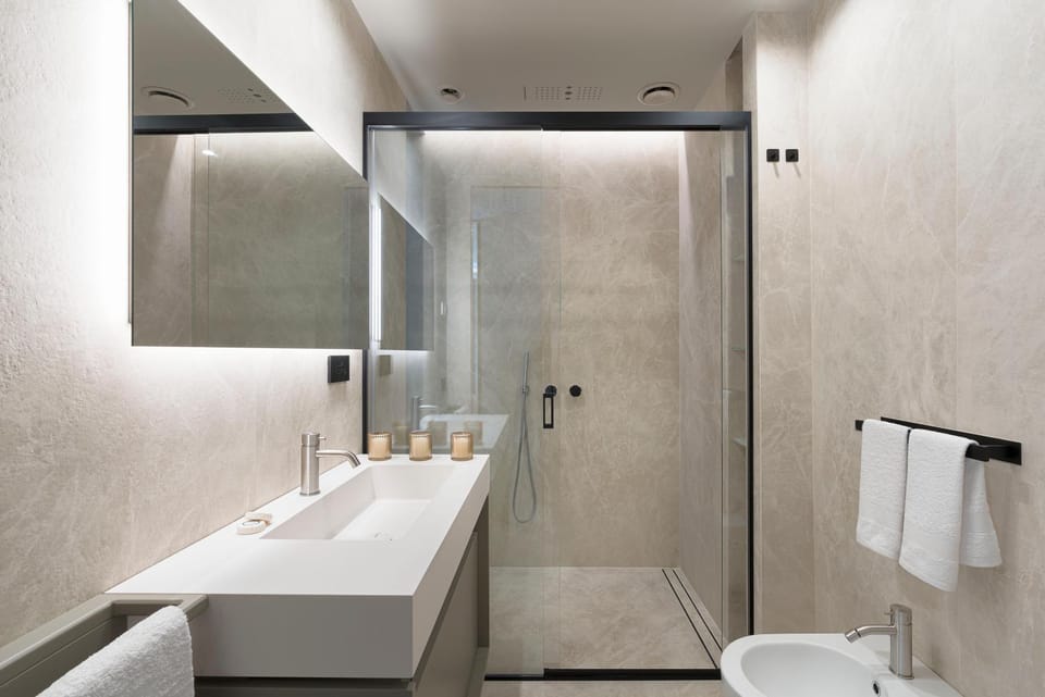 Shower, Bathroom, towels