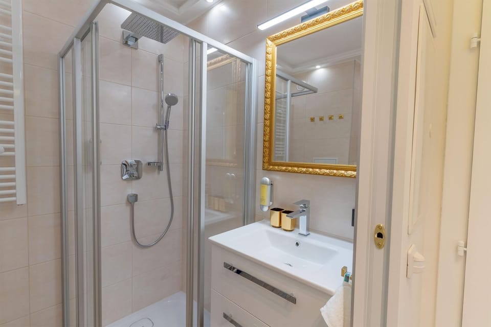CT-GOLD Penthouse Bodensdorf Amatera privater Seezugang Hallenbad, Skiarena Gerlitzen Apartment in Carinthia, Austria