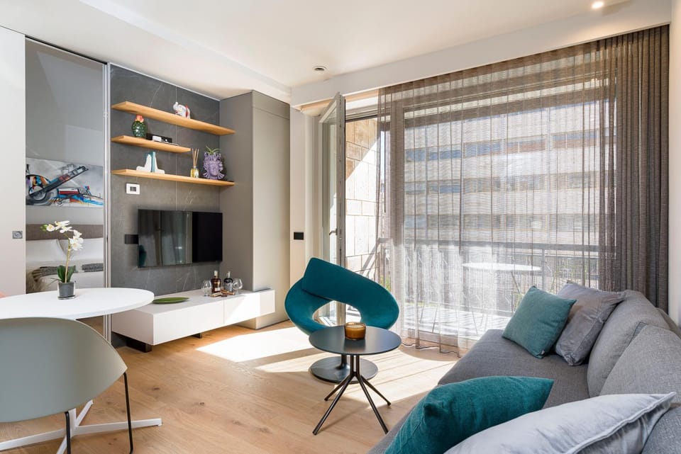 Balcony/Terrace, Living room, Seating area, Dining area