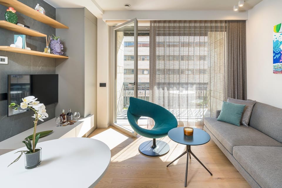 TV and multimedia, Balcony/Terrace, Living room, Seating area