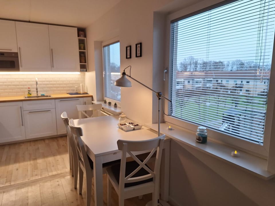Kitchen or kitchenette, Dining area, furniture