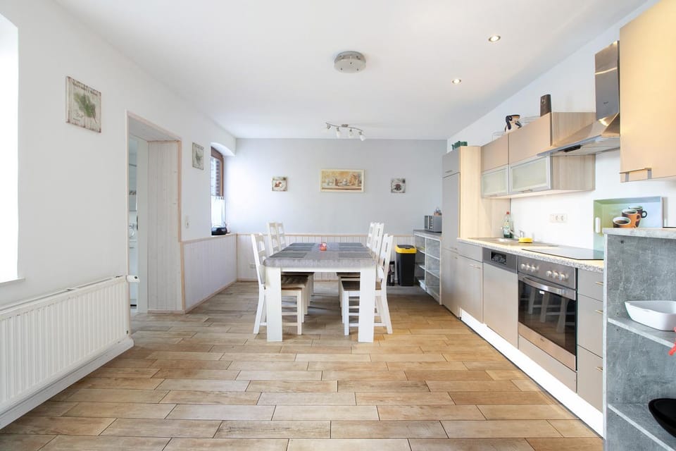 Property building, Kitchen or kitchenette, Living room