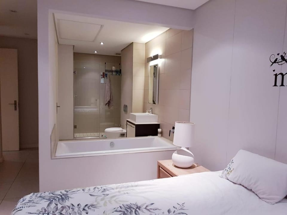 Shower, Photo of the whole room, Bedroom, Bath