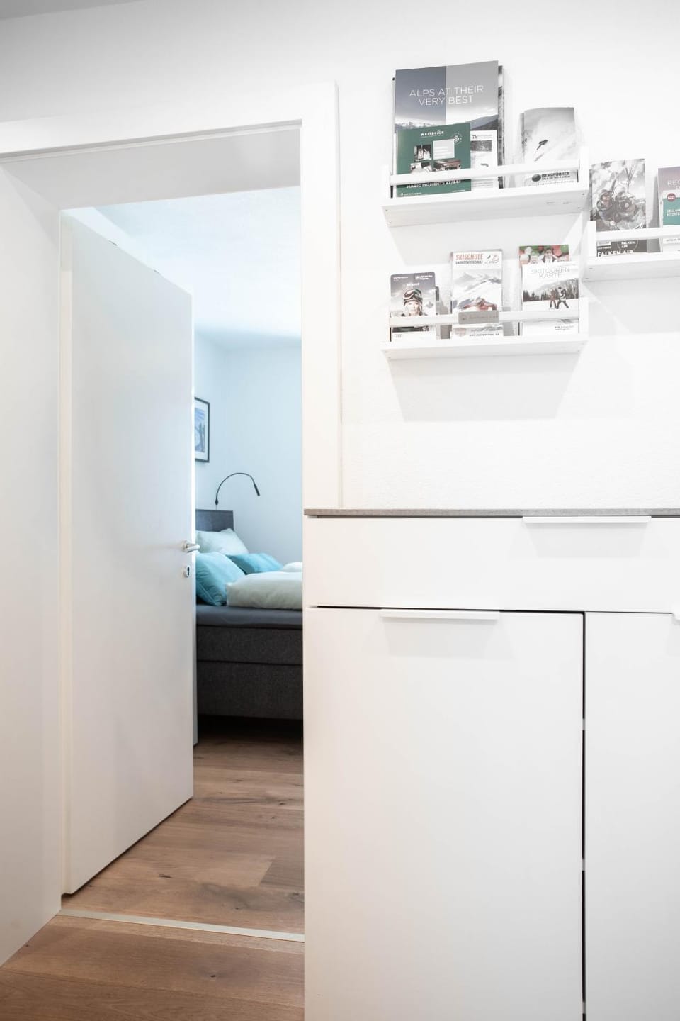 Skiing, Hiking, Area and facilities, Sports