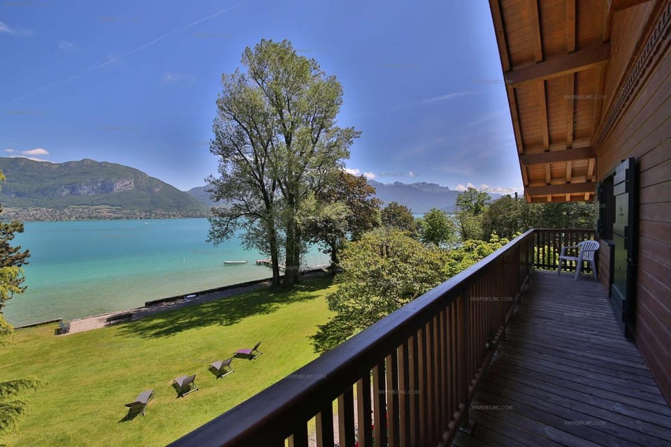Nearby landmark, Spring, Day, Natural landscape, View (from property/room), Balcony/Terrace, Lake view, Mountain view