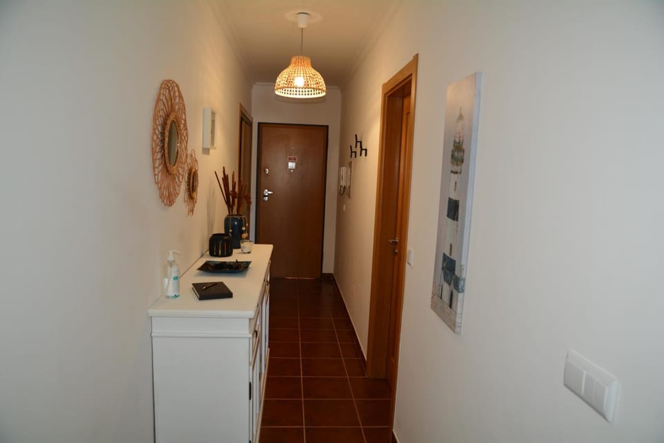 Area and facilities, flat iron
