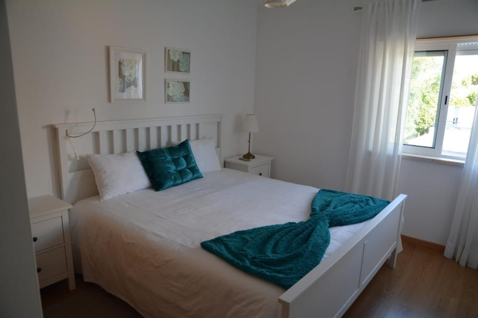 Bed, Bedroom, air conditioner