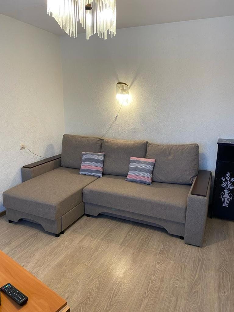 Bed, Living room