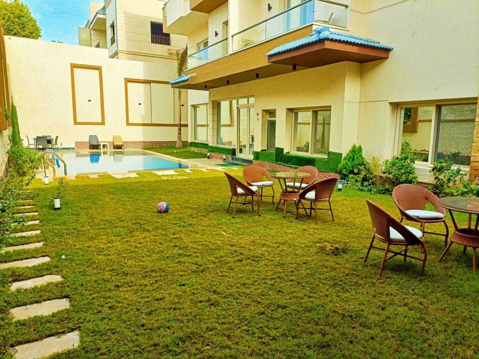 Garden, Swimming pool