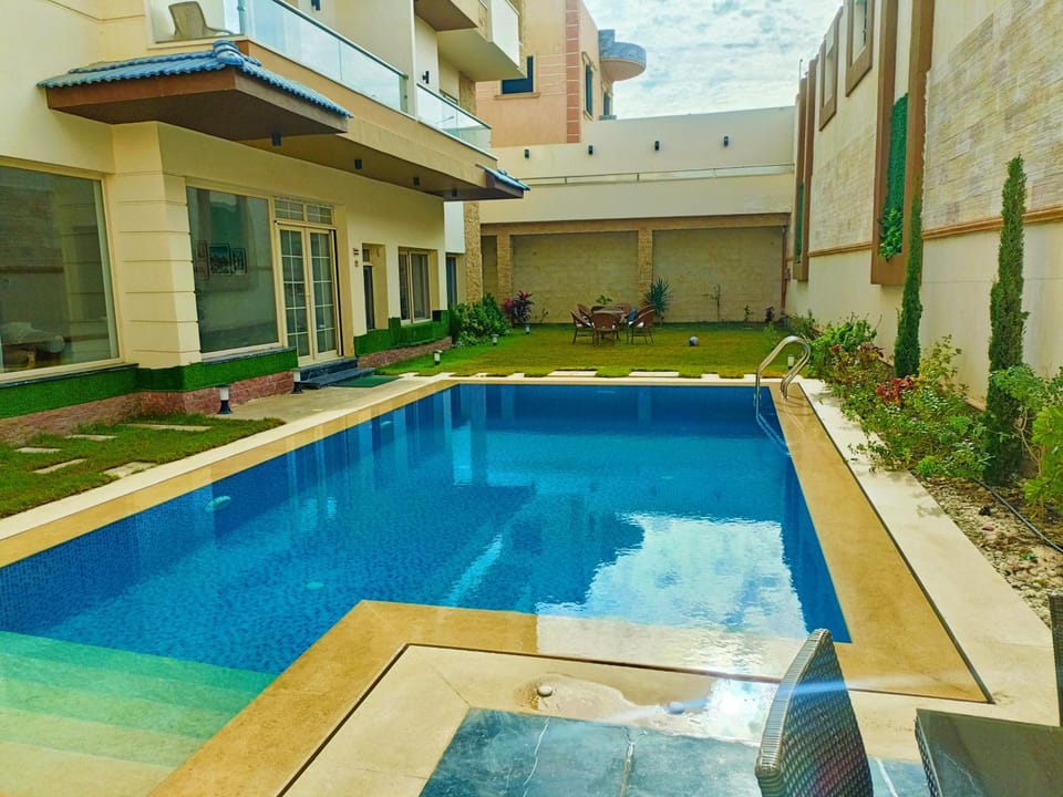 Pool view, Swimming pool