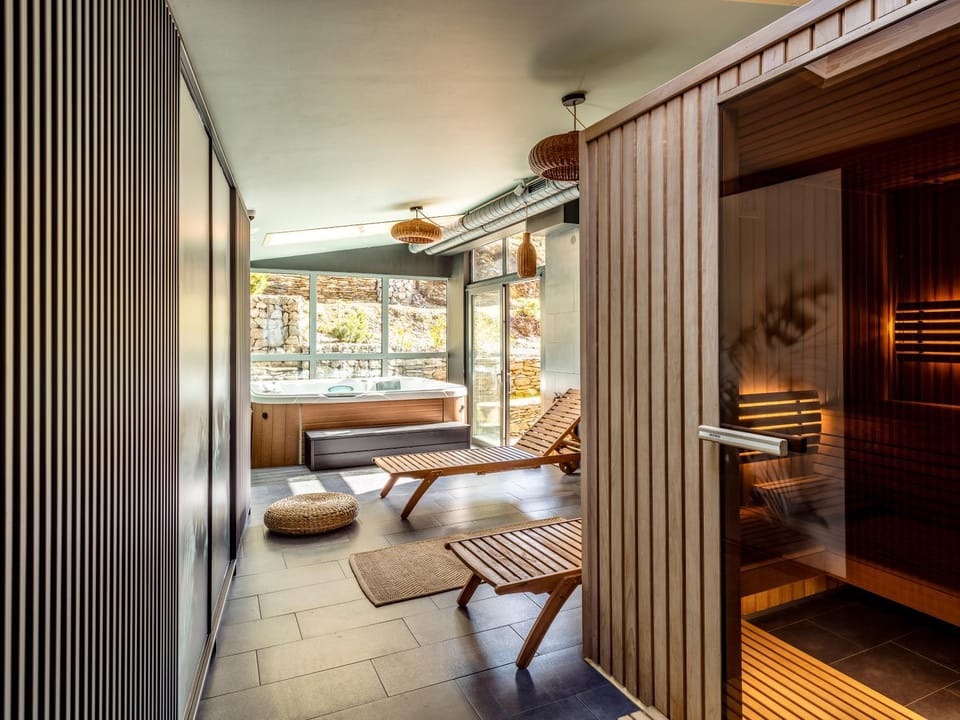 Hot Tub, Sauna, View (from property/room), Spa and wellness centre/facilities, Seating area, On site, Mountain view, Area and facilities, sunbed