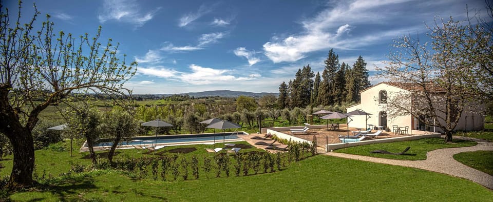 View (from property/room), Garden view, Landmark view, Pool view