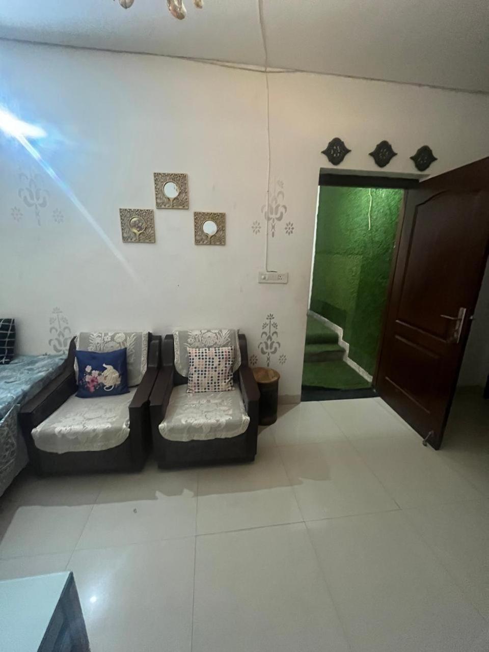 Homestay 3BHK floor Apartment in Haryana