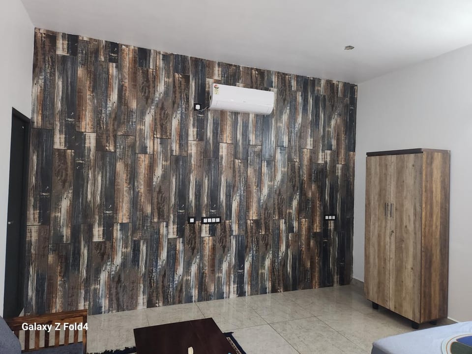 Bedroom, wardrobe, air conditioner