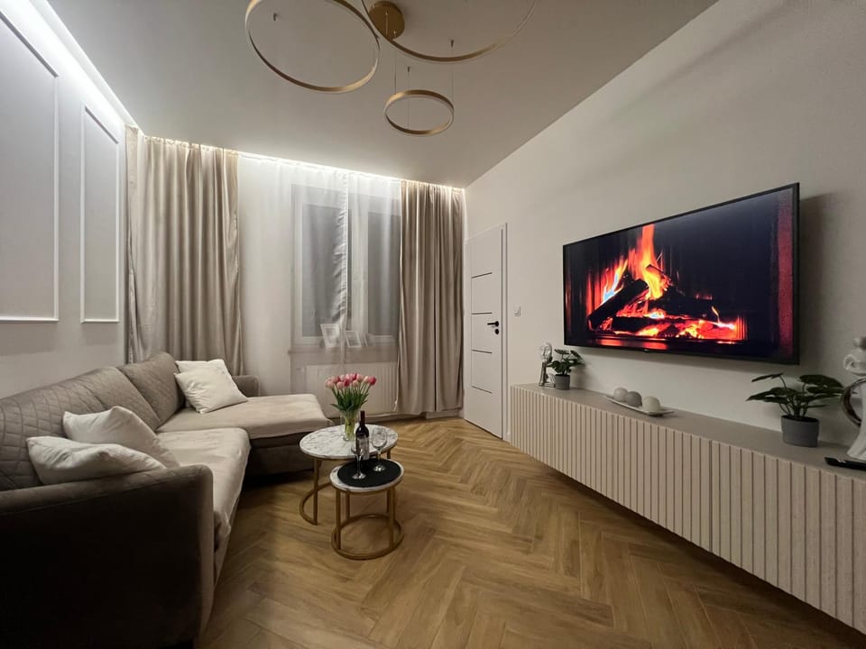 Communal lounge/ TV room, TV and multimedia, Living room, Seating area