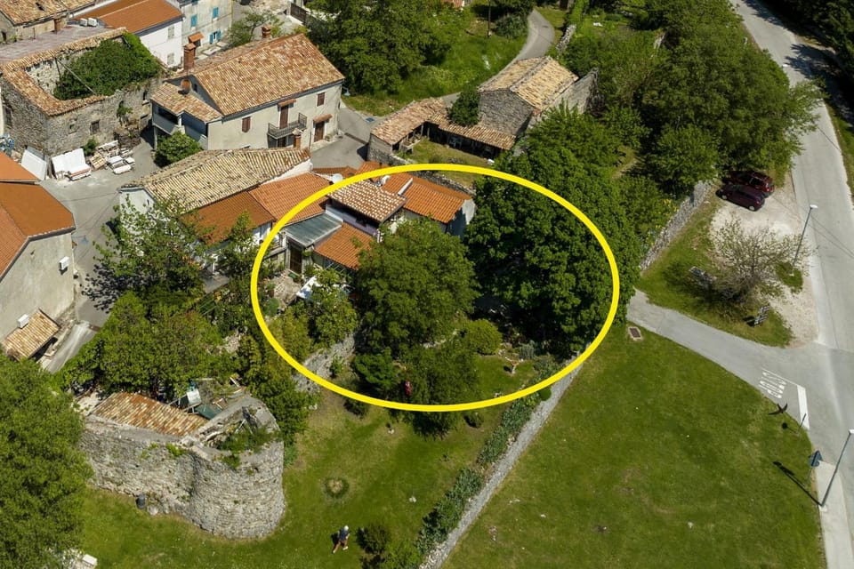 Apartment Pod Lipom Apartment in Istria County