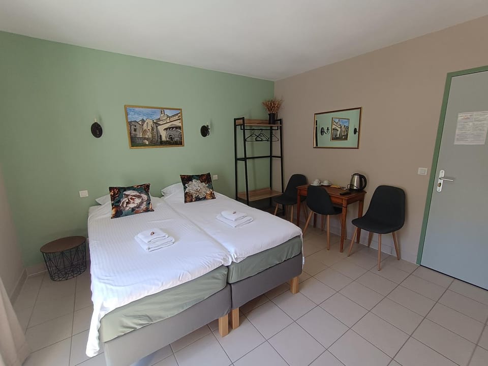 Bed, Seating area, Bedroom
