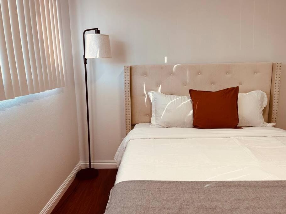 Charming 3BR Retreat near Disneyland Downtown LA! Apartment in Rowland Heights