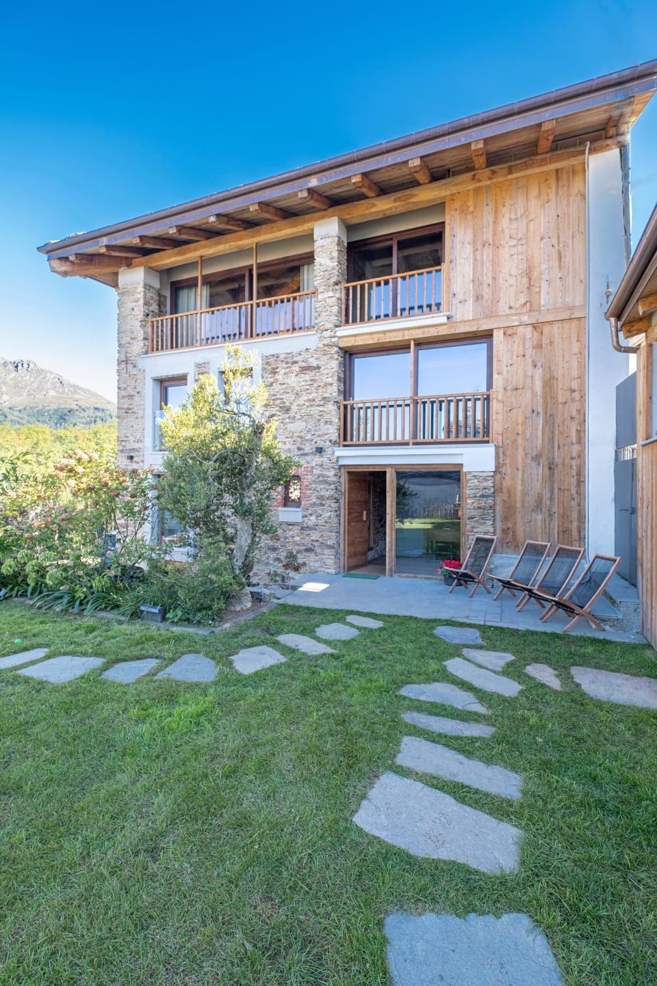 Property building, Spring, Garden, Garden view