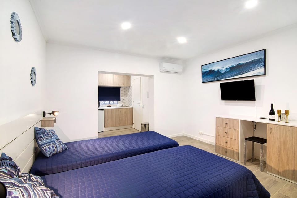 Property building, Living room, Bedroom