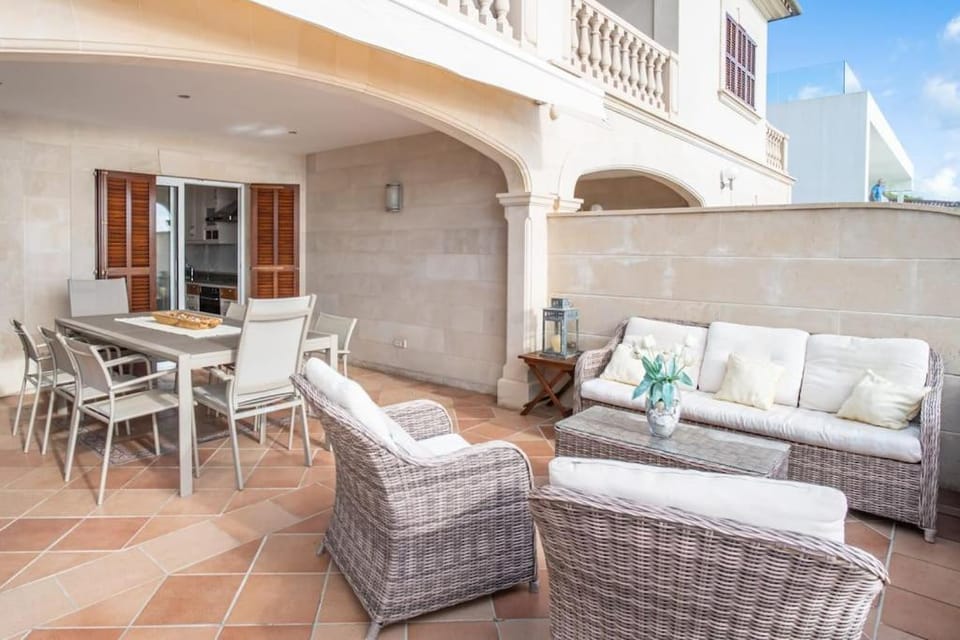 Chalet Faro Aucanada Villa in Raiguer