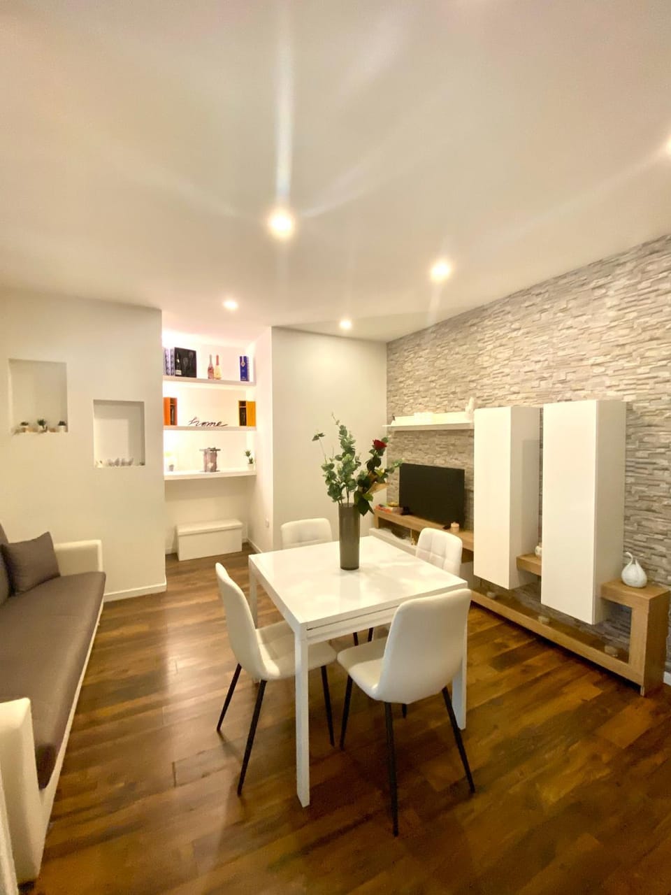 TV and multimedia, Living room, Seating area