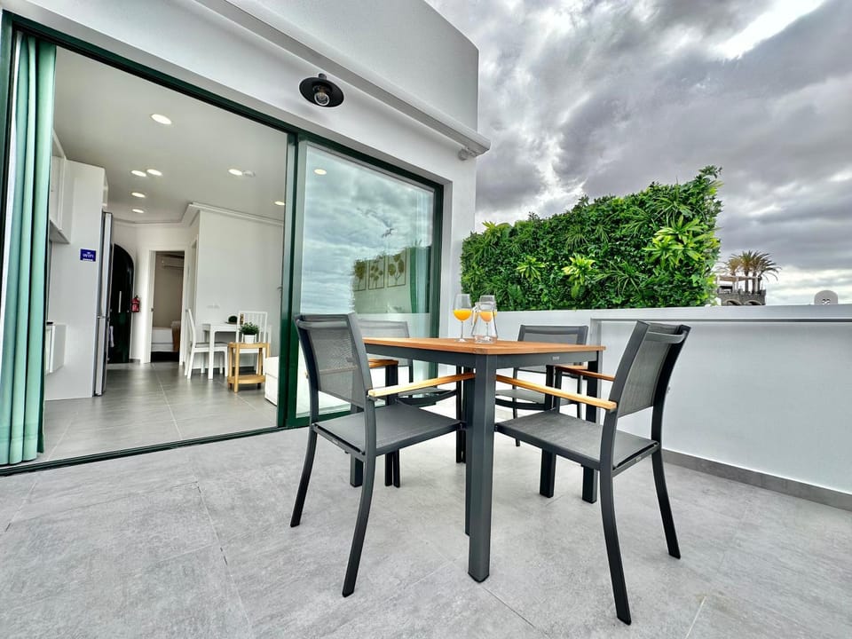 Balcony/Terrace, Dining area
