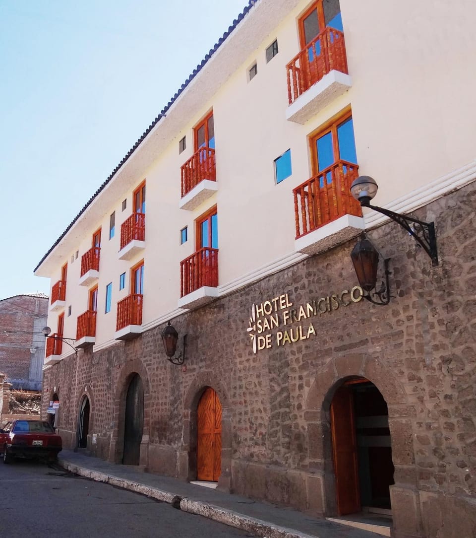 Property building, Street view, Location