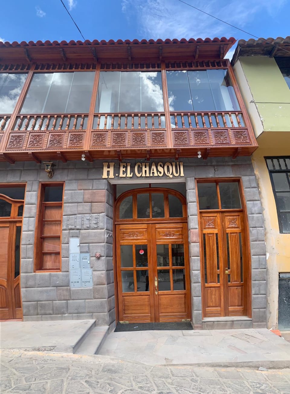 Property building, Facade/entrance, Off site