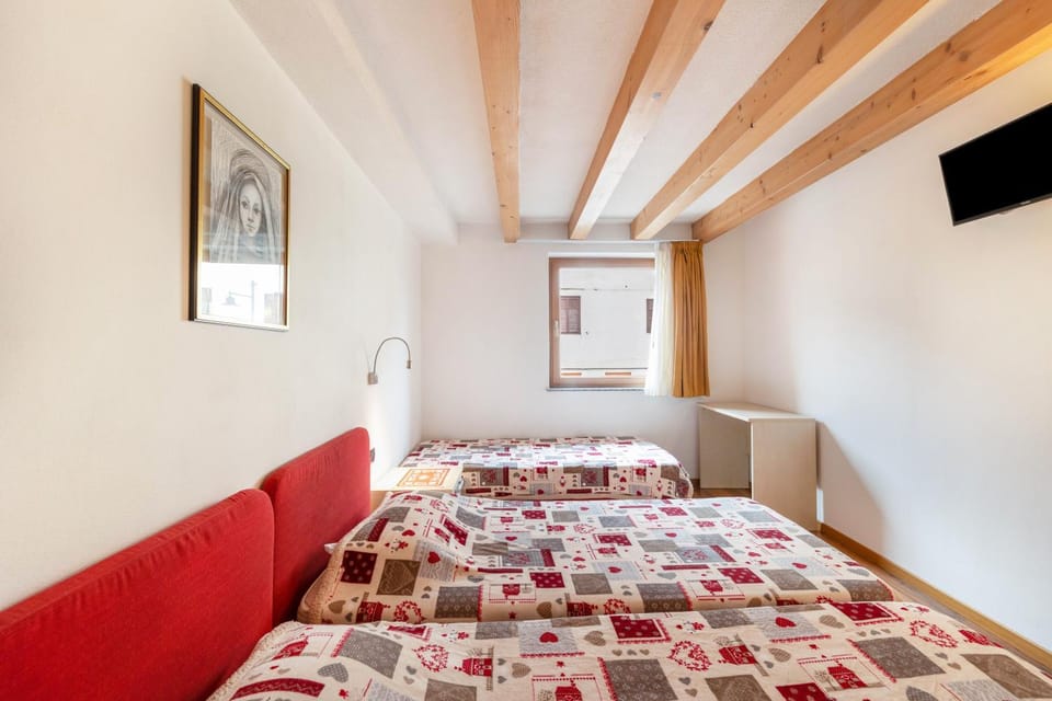 Property building, Living room, Bedroom