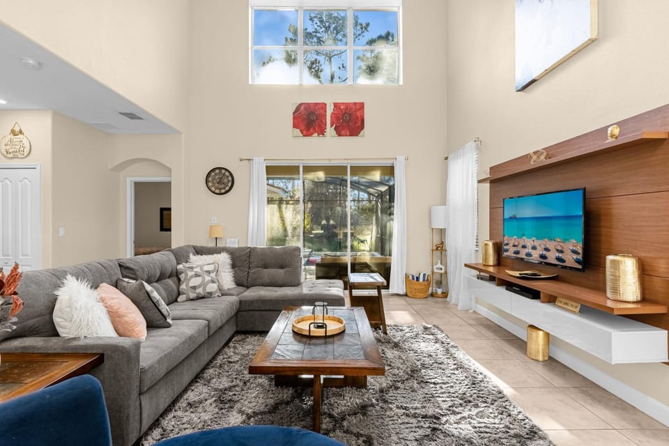 Communal lounge/ TV room, TV and multimedia, Living room, Seating area, Evening entertainment