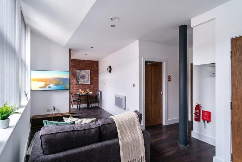 Central Liverpool 1 Bed Apartment w Balcony Apartment in Liverpool