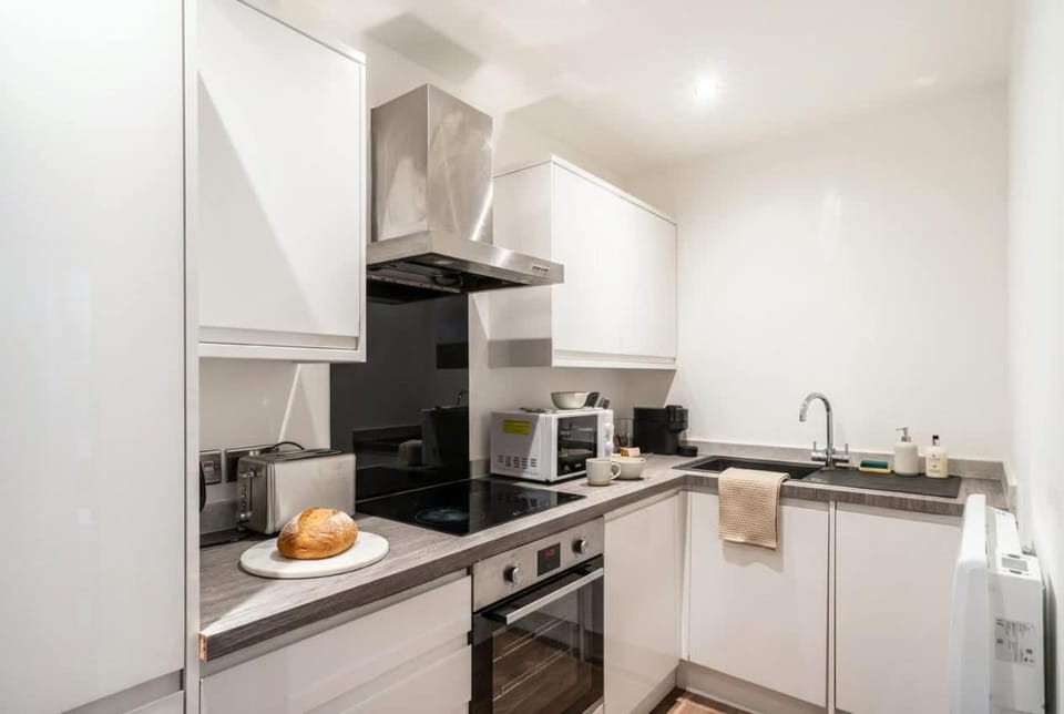 Central Liverpool 1 Bed Apartment w Balcony Apartment in Liverpool