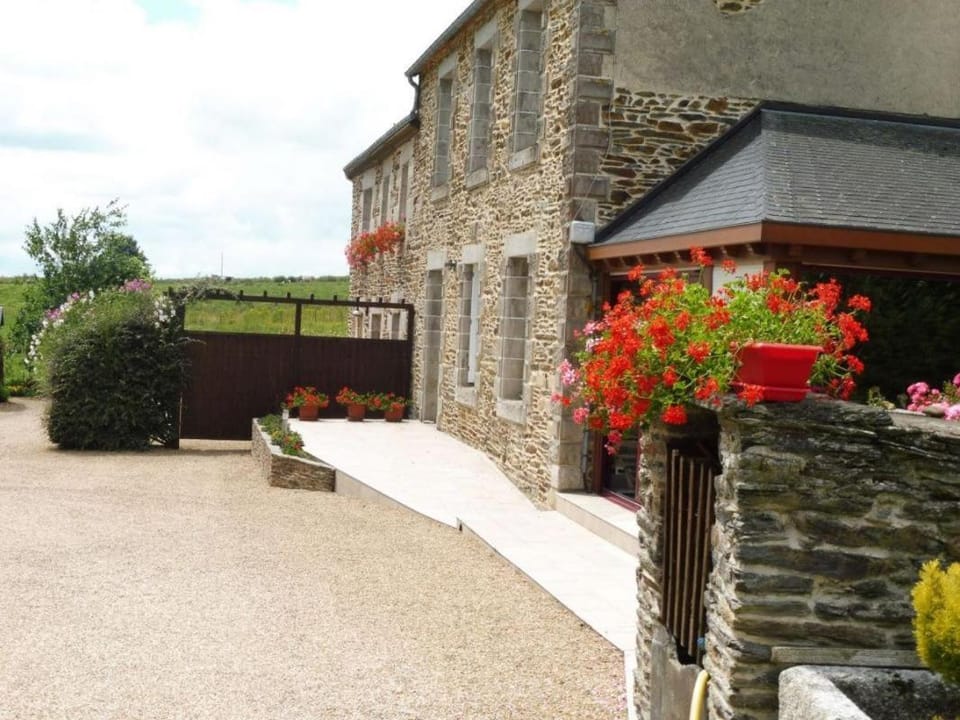 Les cerisiers House in Brittany