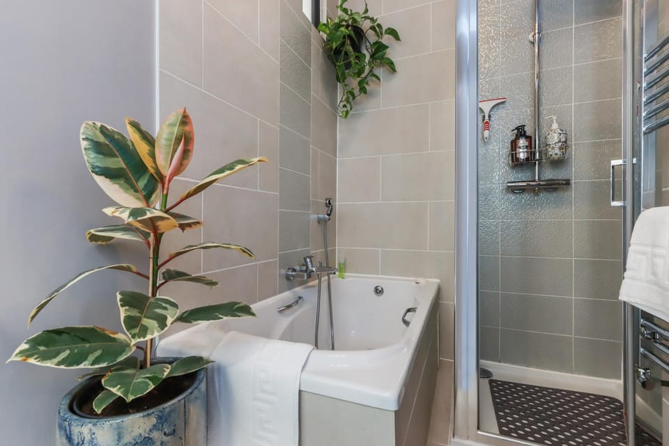 Shower, Bathroom, Bath, towels